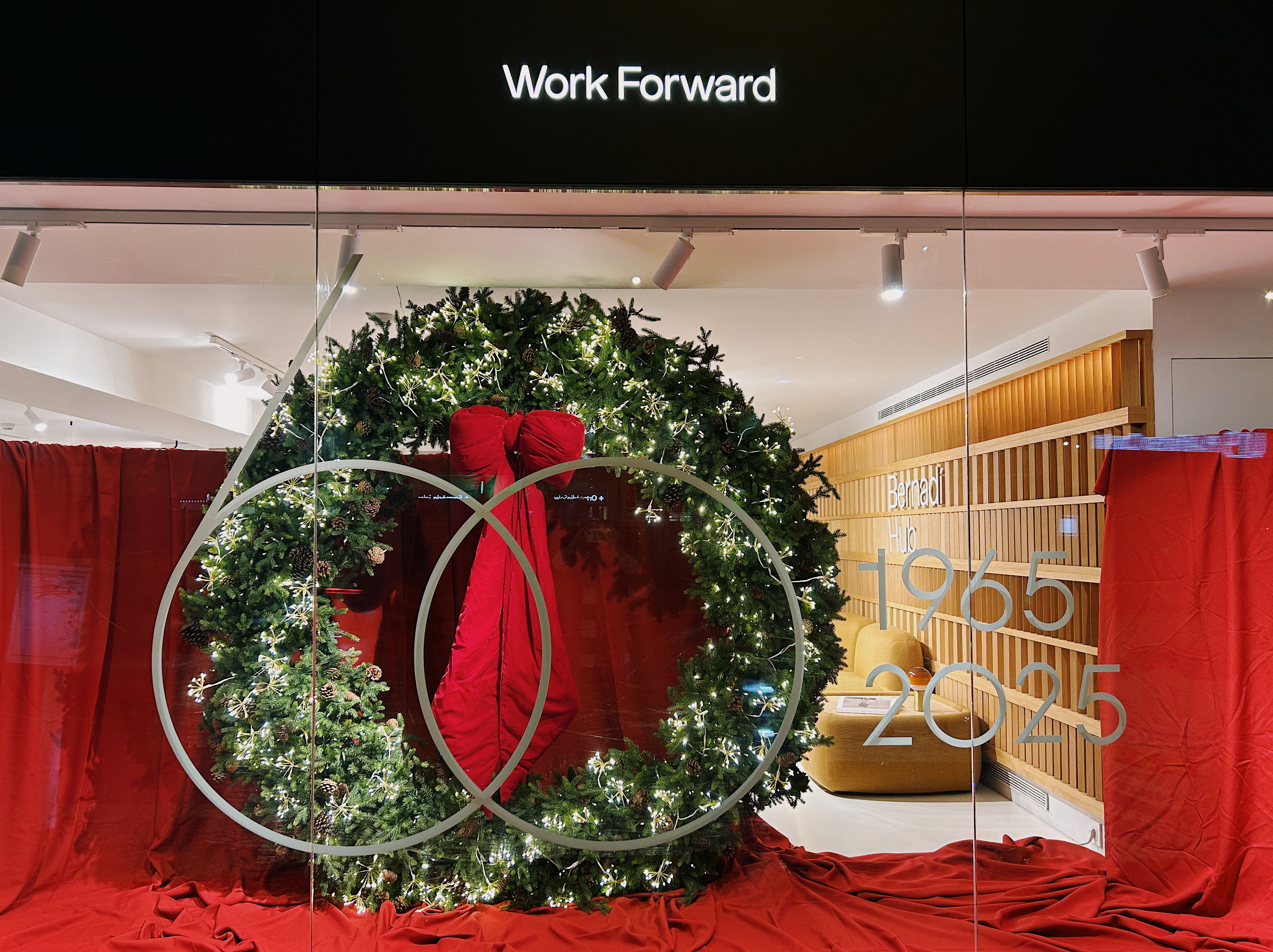 Diseño escaparate Navidad Bernadí 2025